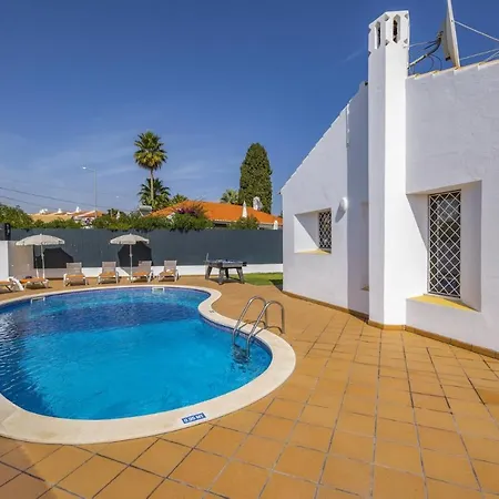 Amendoeira By *