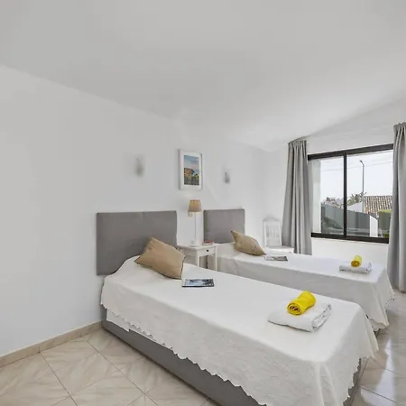 Villa Amendoeira By Albufeira