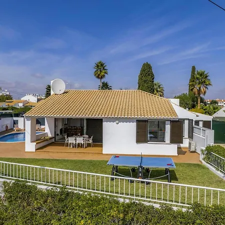 וילה Amendoeira By